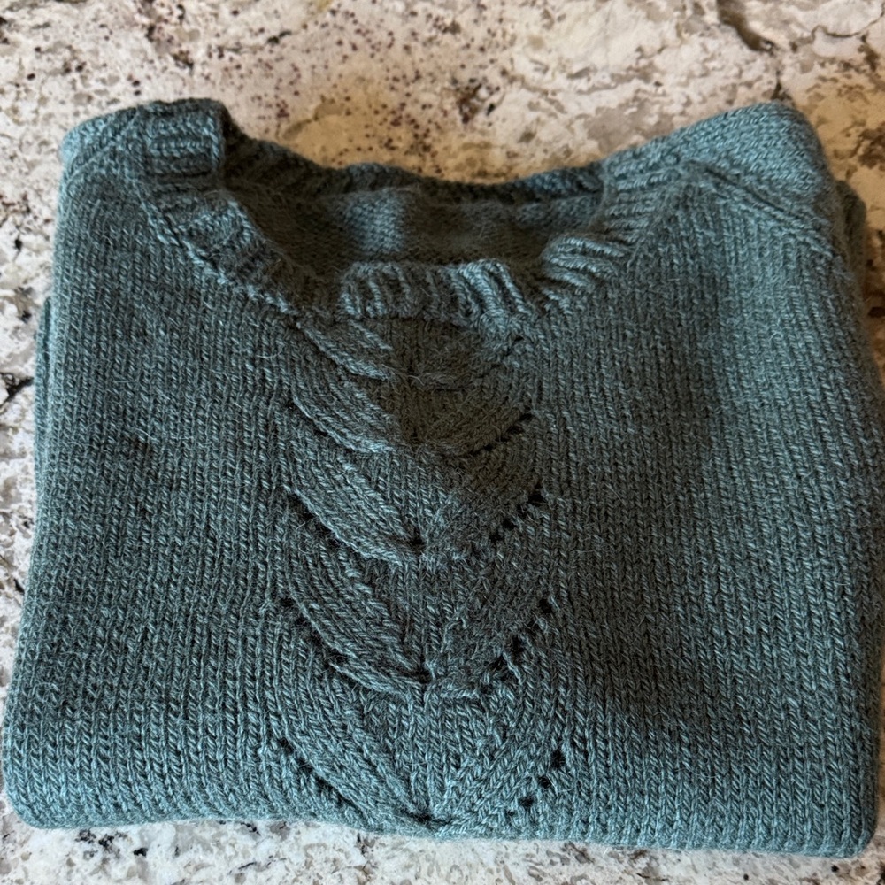 Handmade Sweater handknit wool green fibre co m medium
